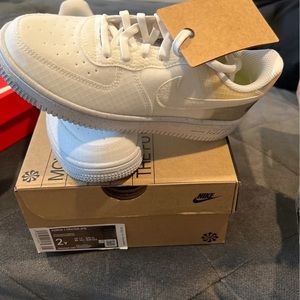 Brand new Air Force 1 crater size 2y
